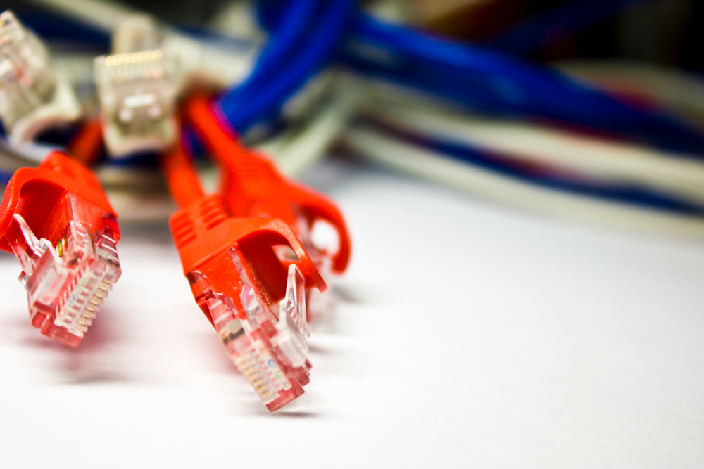 Gunakan Kabel LAN untuk Perangkat Penting, Pilihan Cerdas di Era WiFi