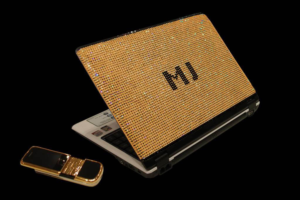 MJ Swarovski & Diamond Notebook, Laptop Mewah Bertabur Berlian yang Masuk Rekor Dunia