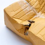 Rekam Proses Pembukaan Paket untuk Barang Bernilai Tinggi