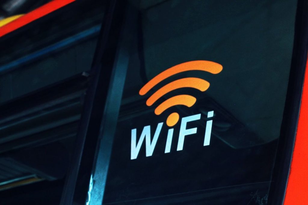 Gunakan Standar WiFi Terbaru yang Didukung Perangkat